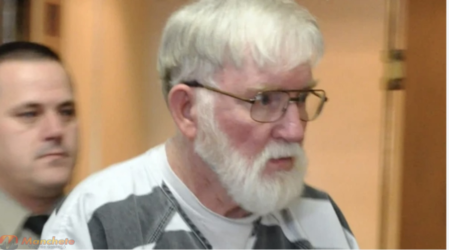 RANCOROSO? Homem espera 50 anos para se vingar e mata colega por trote sofrido na época da escola